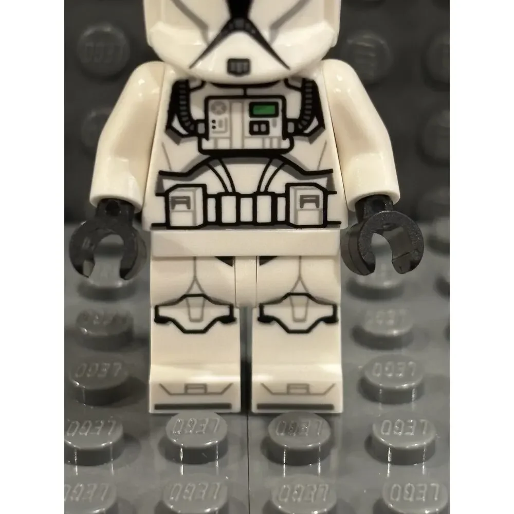 Lego Clone Trooper Pilot (Phase 1) Minifigure #sw1425 Yellow Marking Nougat Head